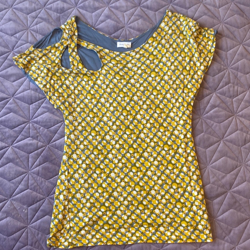 Anthropologie shirt, size M